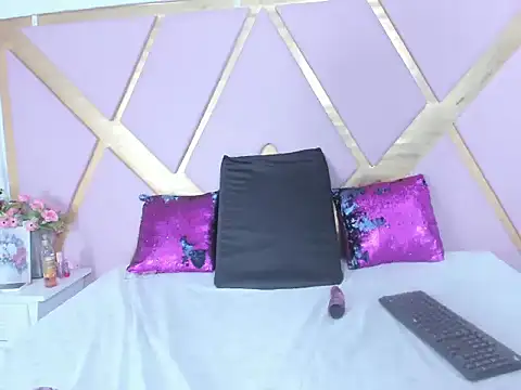 ShantallFoxxie online show from December 21, 1:26 pm