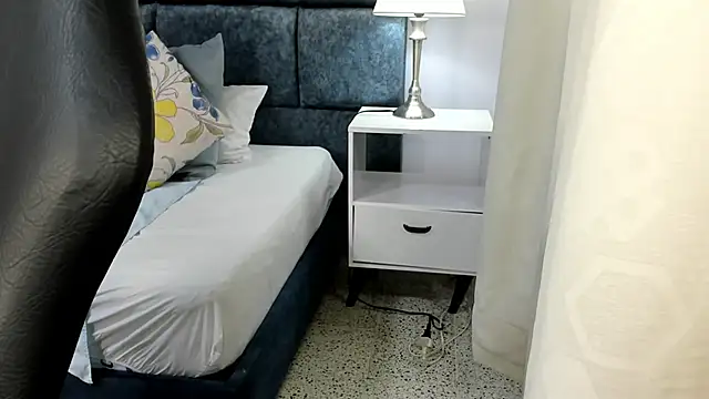 ateneaa dioosa online show from March 4, 11:50 am