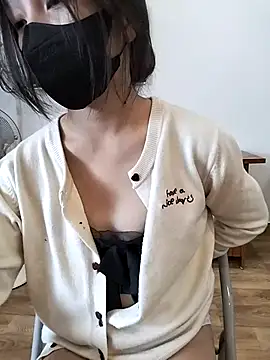 Miu ii online show from December 19, 1:25 pm