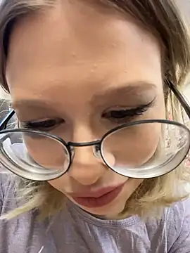 IvyBriggs online show from January 17, 5:31 pm