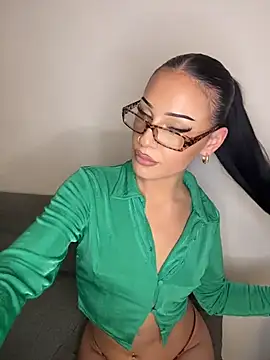 Naomi-Fox online show from January 5, 8:01 pm