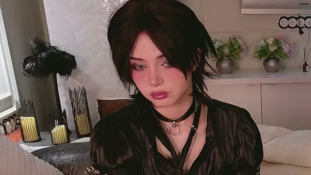 Dark Diva online show from August 6, 9:11 pm