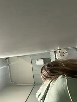 LilyLuck  online show from February 22, 6:31 pm