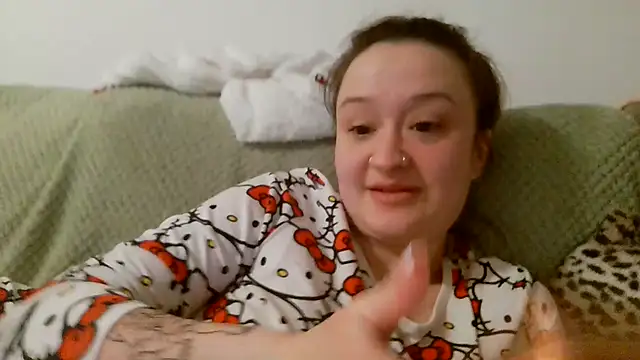 LilyLuck  online show from March 2, 9:10 pm