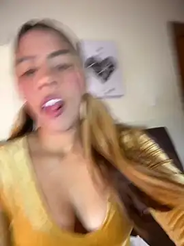 MiaSizzle online show from February 12, 7:15 pm