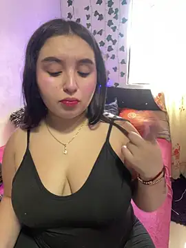 Mariatyler online show from April 7, 8:33 pm