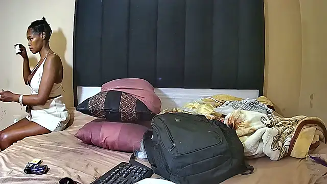 DesiredQueen27 online show from March 13, 8:43 pm