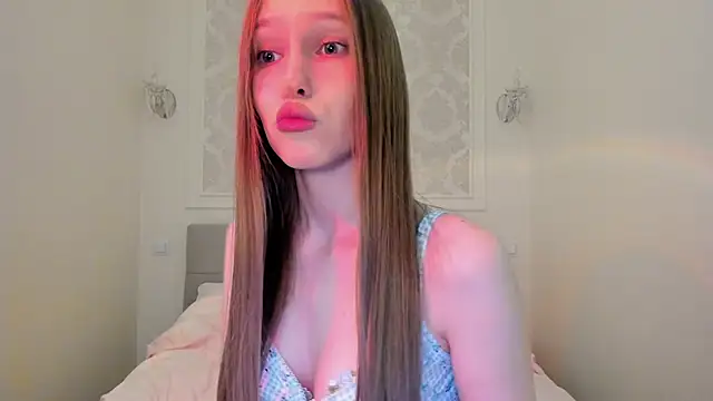 Alllura online show from February 12, 11:50 pm