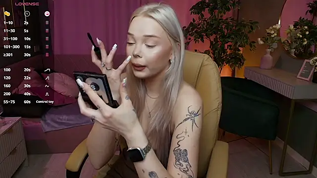 Leslie Caronn online show from April 21, 7:37 am