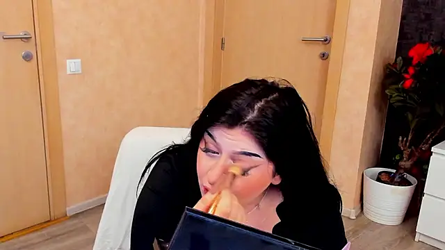 NayaNoirX online show from February 2, 7:24 pm