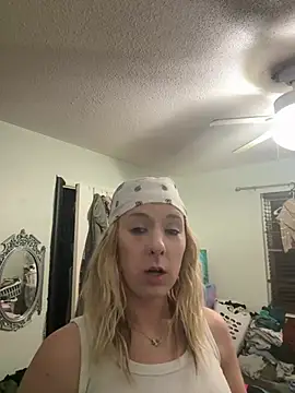 Trippyyb28 online show from February 28, 1:27 am