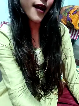 Yours-Zeenat online show from January 14, 12:43 pm