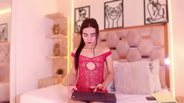 Sophieh Sweet online show from February 18, 9:03 pm