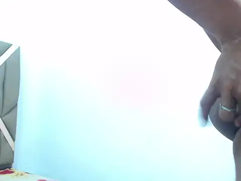 latina ts july online show from March 5, 11:00 pm