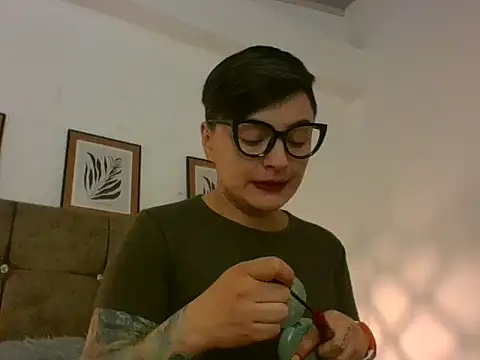 kat paradise online show from February 19, 11:54 am