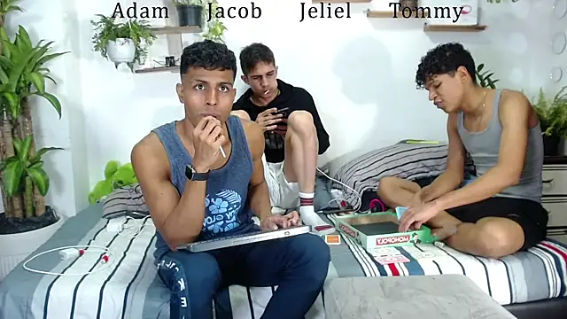 Interracial Snow Bunny online show from January 15, 10:27 pm