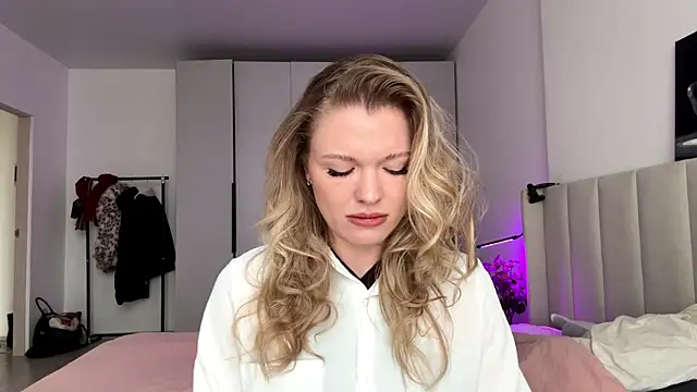 Missfit  online show from January 16, 8:10 am