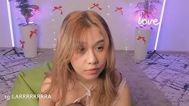 larabae online show from March 2, 9:10 pm