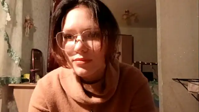 RedheadCuti online show from January 9, 1:15 pm