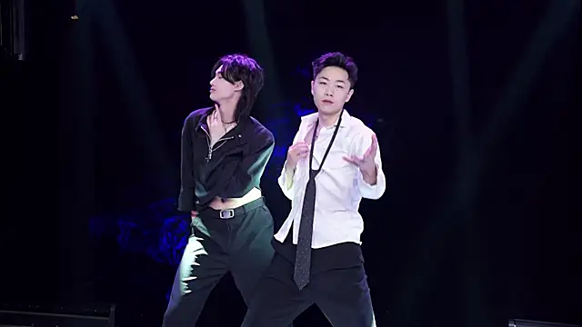 EXO-cbz online show from January 16, 6:31 am