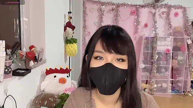 Tieu-May online show from March 13, 9:10 am