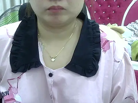 Sarah no land online show from May 17, 7:51 am