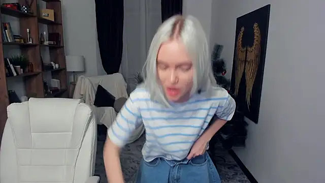 KristalCrowner online show from January 17, 7:54 pm