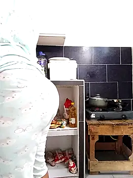 IIv0ryN0IIReX-XX online show from April 25, 2:36 pm