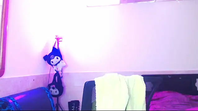 jazmin wolf online show from April 14, 1:00 pm