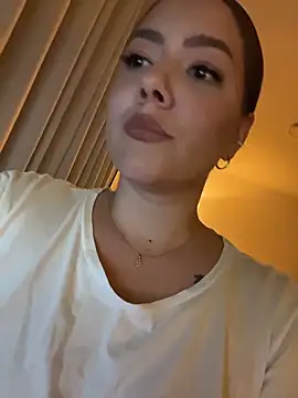 Just Sophie  online show from January 6, 12:36 am