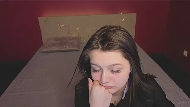 xxxnaughtyfoxyxxx online show from March 2, 9:27 am