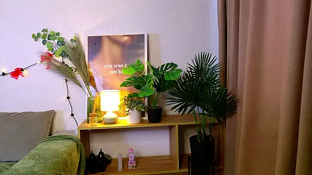 BlondeHott online show from January 12, 8:08 am