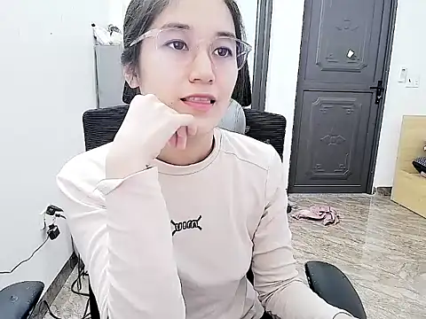 Shulee- online show from February 22, 7:20 am