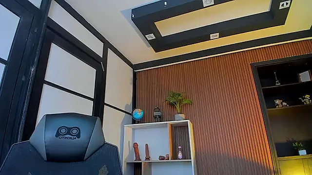 ThaliaBrookss  online show from March 24, 5:02 am