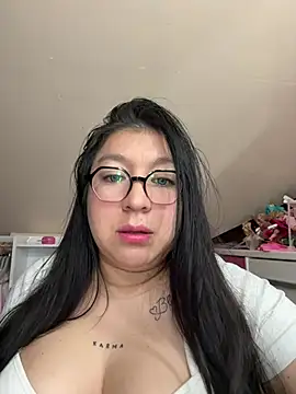 Whiitesugar online show from February 5, 8:01 pm