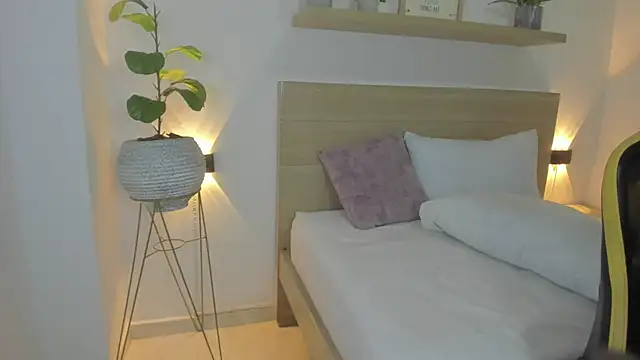 mara08  online show from January 14, 11:10 pm