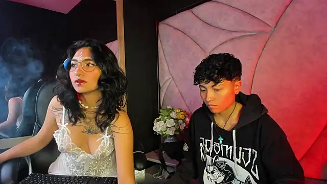 velvet mystic online show from April 1, 4:24 am