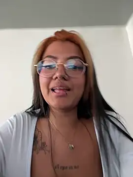 queen of you heart online show from June 16, 5:36 pm