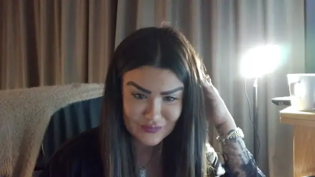 ScottishIvy online show from February 9, 4:31 pm