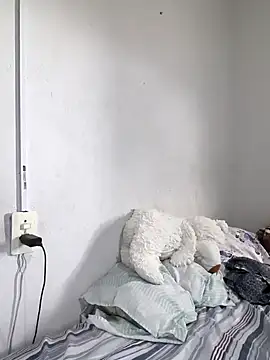 Larissinha015 online show from February 28, 7:46 pm