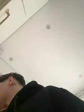 ravenryx online show from April 12, 11:57 am