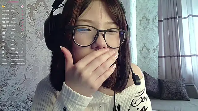 AprilOnilll online show from April 20, 3:09 am