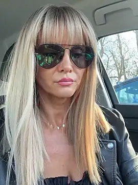 NaughtyNinky online show from March 14, 1:23 pm