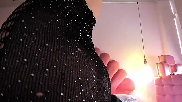 AnnaMitchells online show from January 10, 5:28 pm