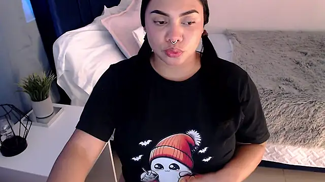 isabelateran online show from March 16, 6:23 pm