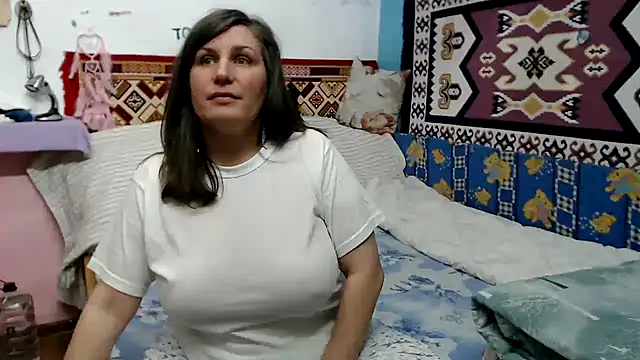 Adelinemilf online show from March 31, 3:23 pm