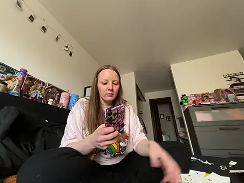 prettygirltracy 12 online show from February 5, 3:15 pm