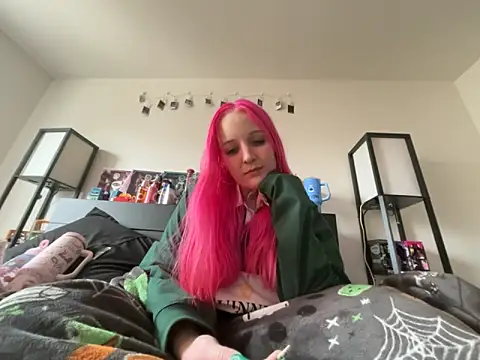 prettygirltracy 12 online show from February 8, 9:18 pm