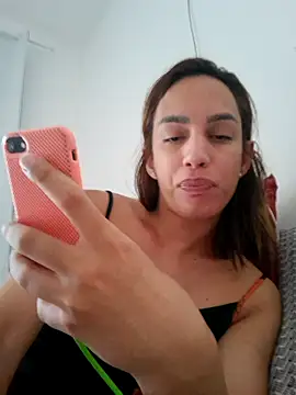 ofjuliaa online show from February 14, 5:04 pm