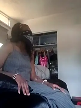 blackcheRRydiamondz online show from January 6, 7:50 pm